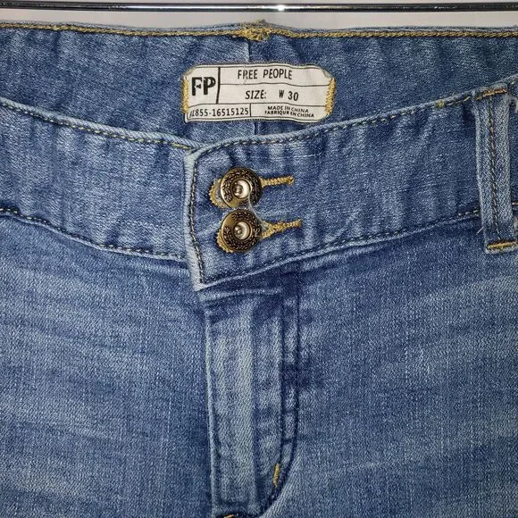 FREE PEOPLE Distressed with Holes Denim Flare Jeans Womens Size 30 - Picture 5 of 11